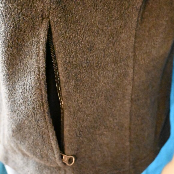 Columbia Large Vest - Picture 6 of 10